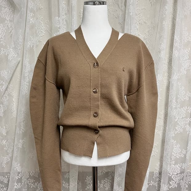 F) 아틀리에나인 로웰 컷아웃 니트 가디건 브라운