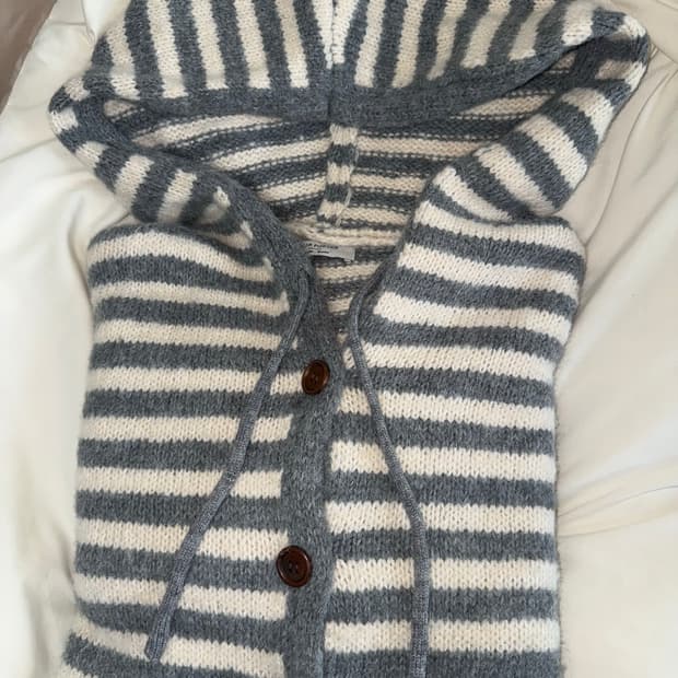 스트라이프 후드 니트