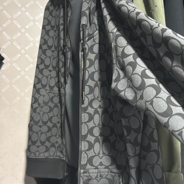 코치 모노그램 후드집업