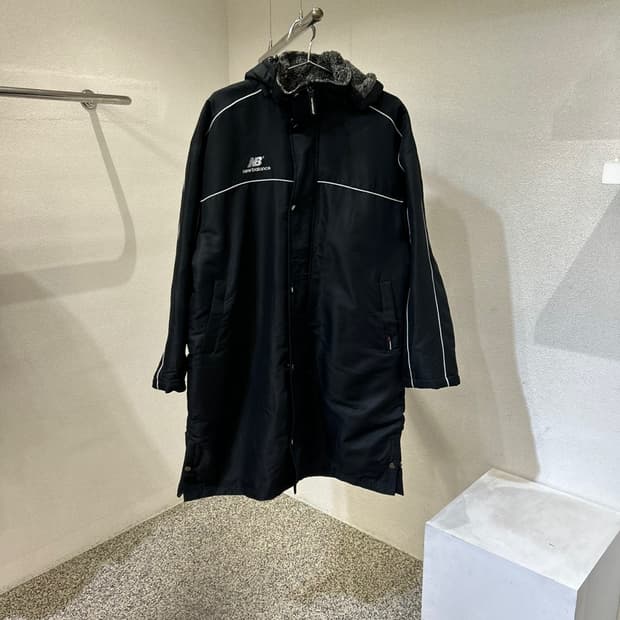 뉴발란스 빅로고 벤치 패딩