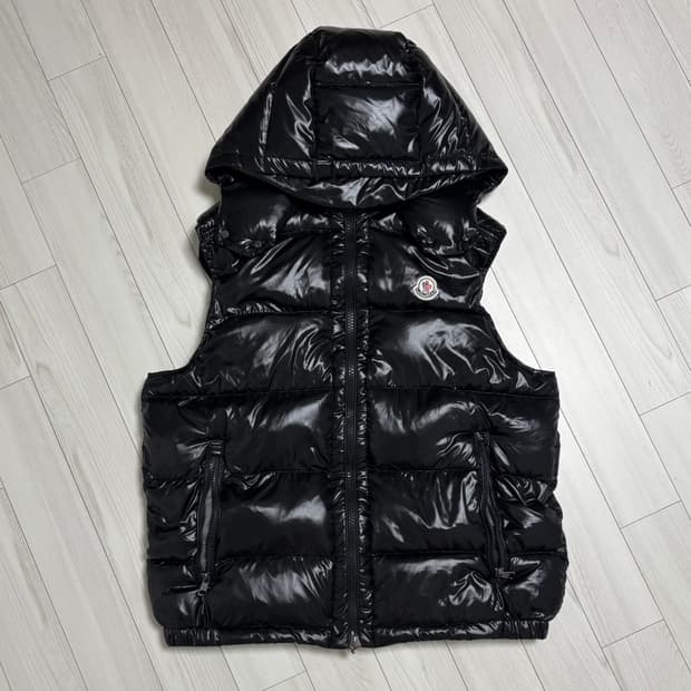 마지막 가격 (급처) 몽클레어 후드 탈부착 조끼