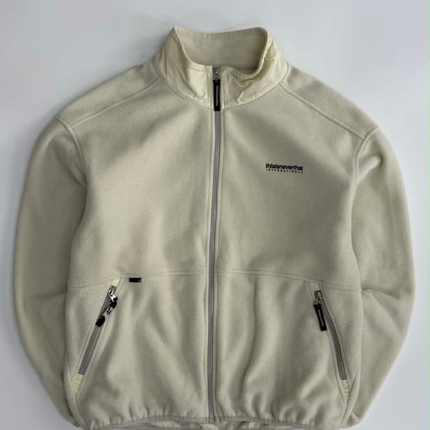 [L] 디스이즈네버뎃 화이트 플리스 자켓