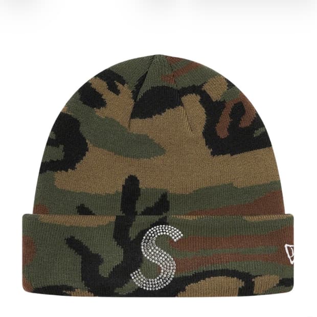 슈프림 뉴에라 스와로브스키 S 로고 비니 우드랜드 카모