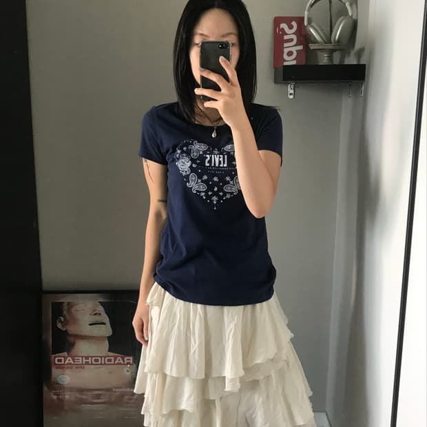 리바이스 중앙 프린팅 네이비 반팔티