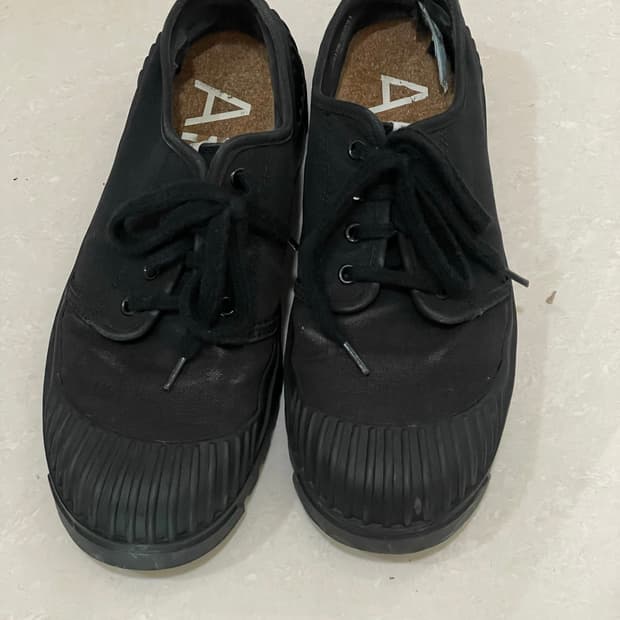 Arket 검정 스니커즈 43사이즈