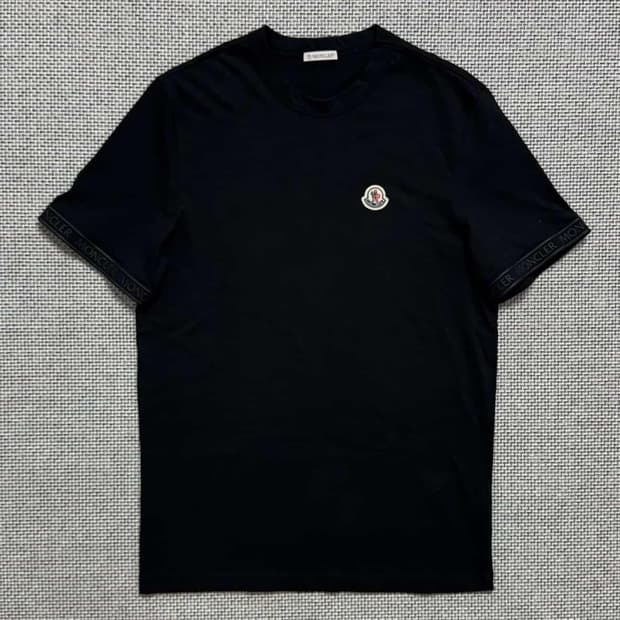 몽클레어 반팔 티셔츠