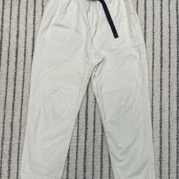 그라미치(gramicci) 루즈 테이퍼드 팬츠 네추럴색상 M