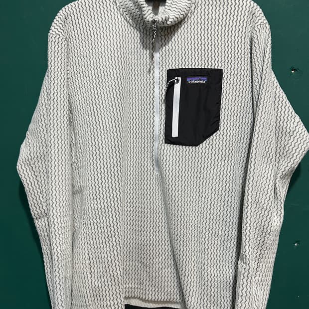 파타고니아 R1 반집업 후리스XL