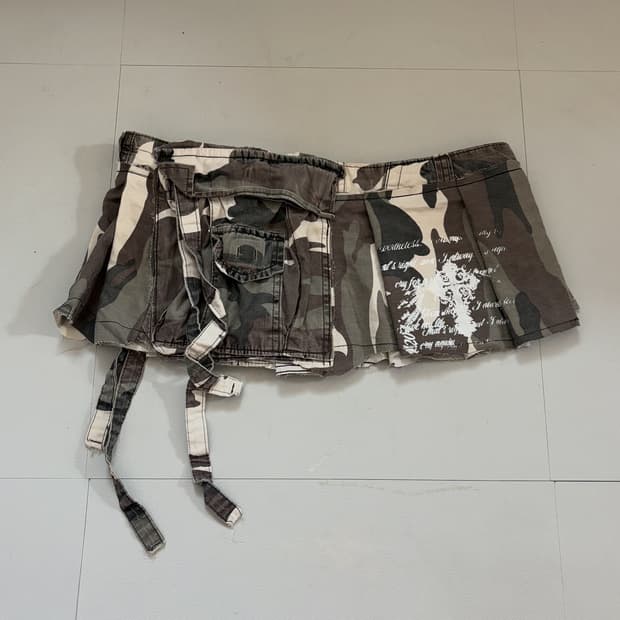 • camouflage pleats cargo skirt