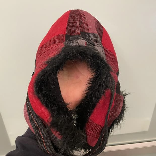 오클리 우샨카 러시안 체크 모자