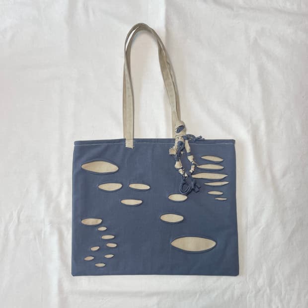 Cut-out tote bag 에코백
