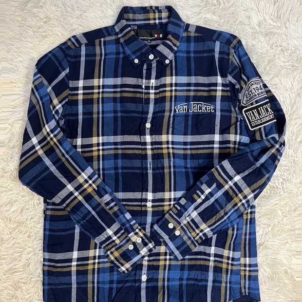 Van Jaket 시그니처 셔츠