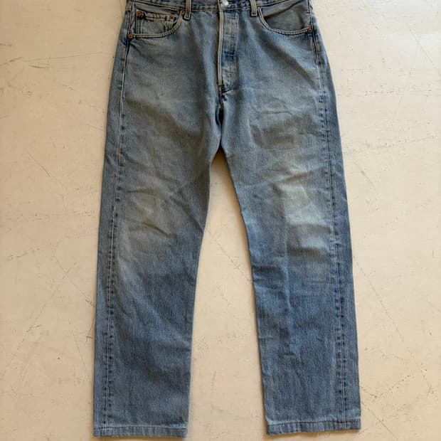 00‘s vtg Levis 501 USA Denim pant.