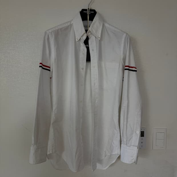 톰브라운 셔츠 1사이즈