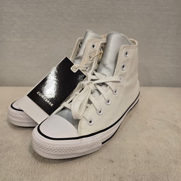 새상품) 컨버스 올스타 하이 스니커즈 흰색/실버 240