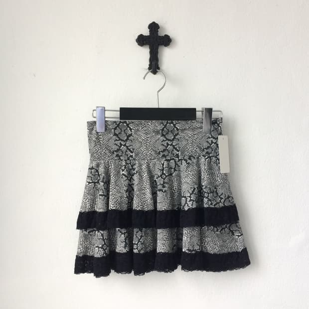 Lace trimming python pattern mini skirt