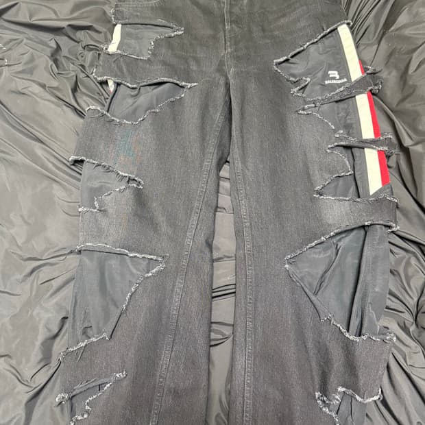 발렌시아가 슬래쉬데님블랙 M