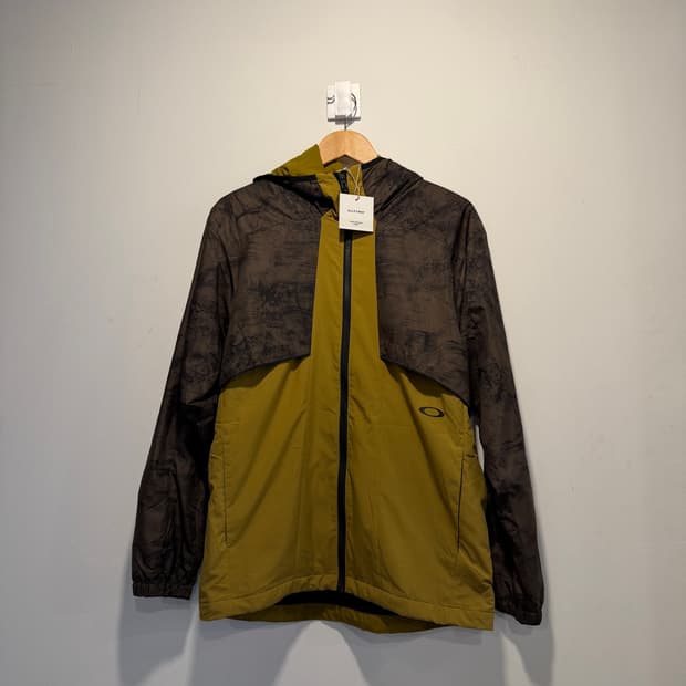 Oakley windbreaker