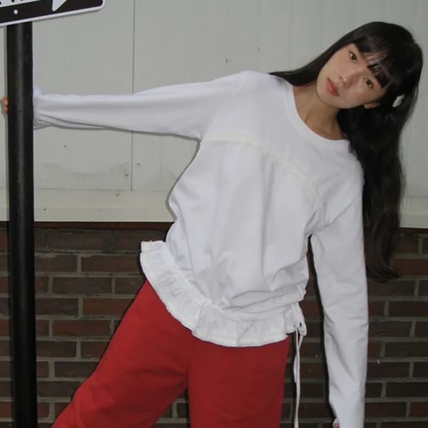 론론 FRILL SHIRRING LONG SLEEVE T SHIRT WH