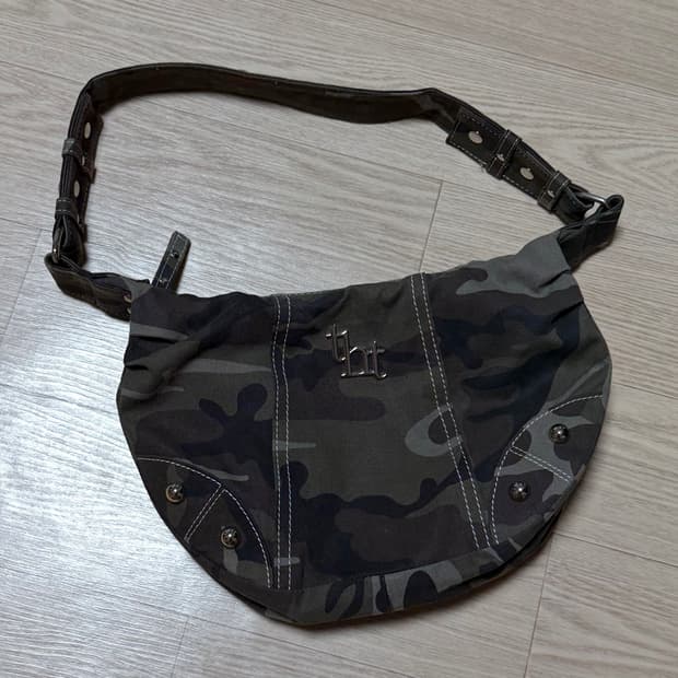쓰리타임즈 카모 조니백