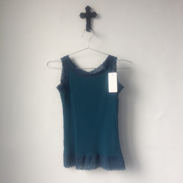 Lace trimming ribbed sleeveless