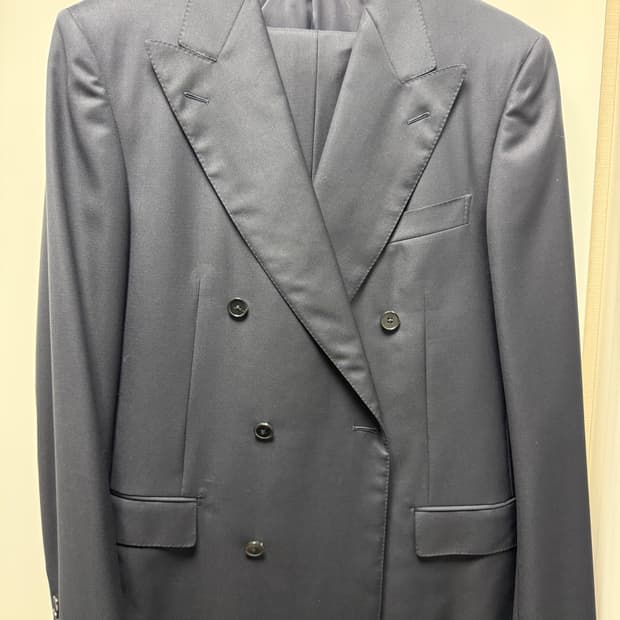 에르메네질도제냐 수트