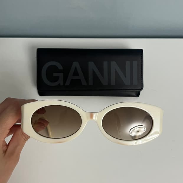 Ganni 선글라스