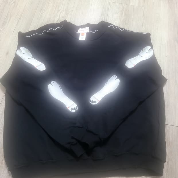 브이넥러브 타비 맨투맨