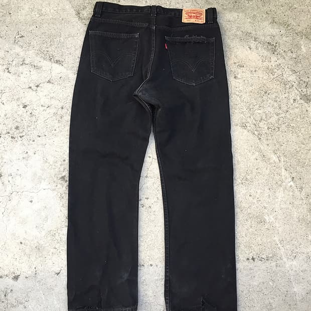 LEVI'S DSTRD BLACK DENIM 01 (1OF1)