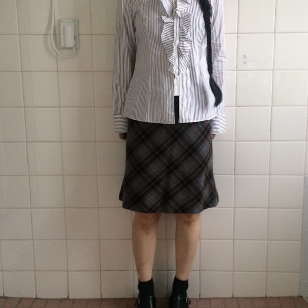 Ruffle point stripe pattern shirt
