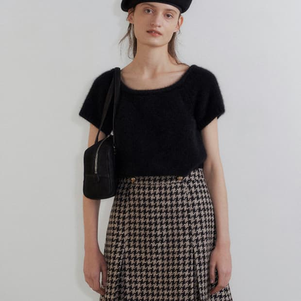 LO61 엘오육일 Fox Scoop-neck Knit