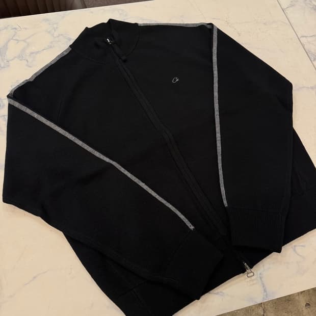 (당일발송) 코르테이즈 VVS 니트집업 블랙