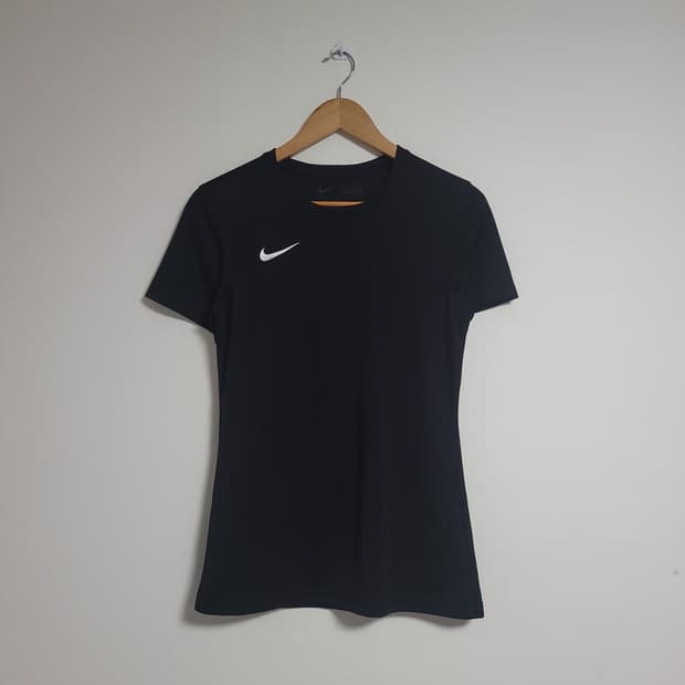 (S) NIKE 나이키 드라이 핏 블랙 반팔 기능성 티셔츠