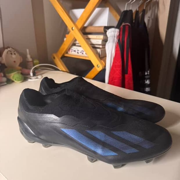 아디다스 크레이지러쉬팩 엑스 크레이지패스트 FG 축구화 판매합니다