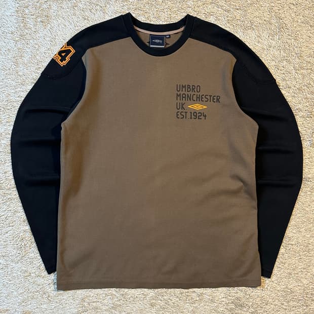 엄브로 UMBRO 올드스쿨 나그랑 롱슬리브 브라운 블랙