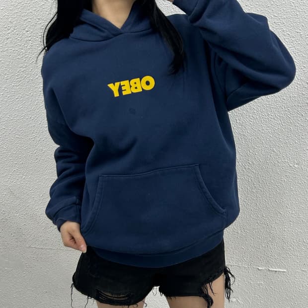 오베이 옐로우로고 네이비 후드 M
