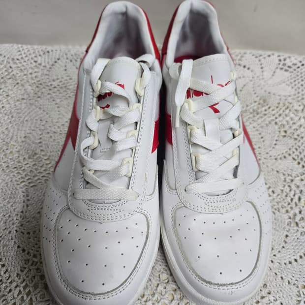 디아도라 앨리트 흰/빨강 스니커즈 260