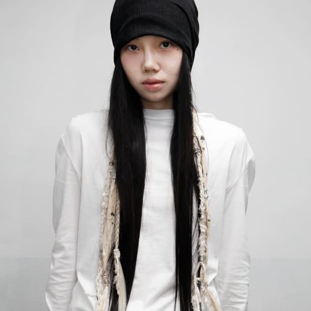 BRAIDED HAIR KEYRING BEANIE, BLACK