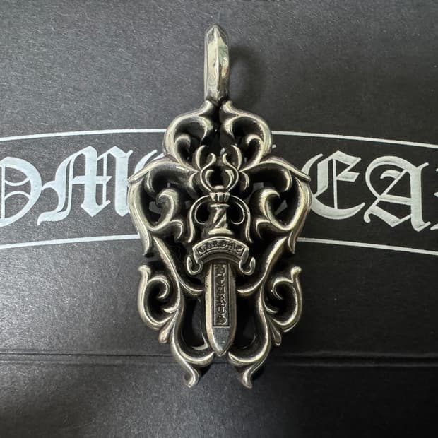 크롬하츠 바인대거 팬던트