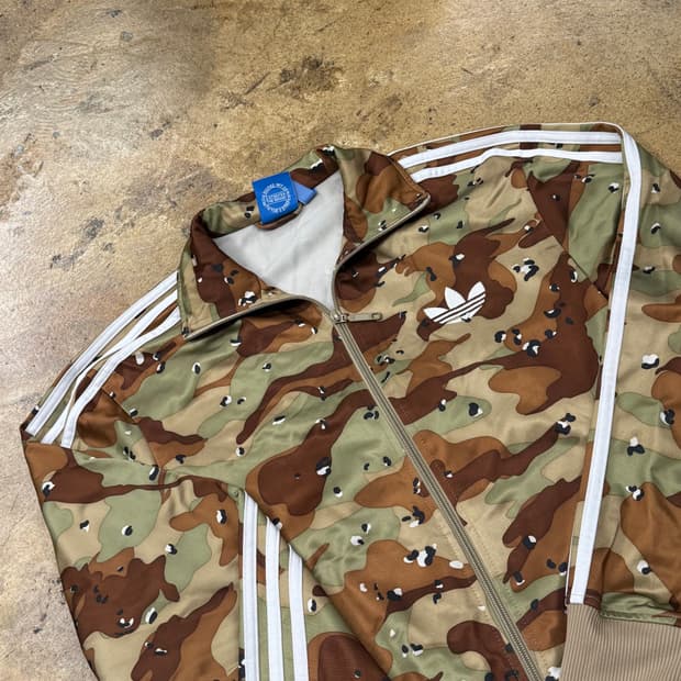 아디다스 카모 밀리터리 구파이어버드 트랙탑 져지