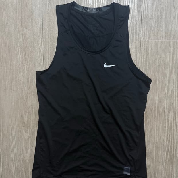 나이키 드라이핏 컴프레션 민소매 블랙