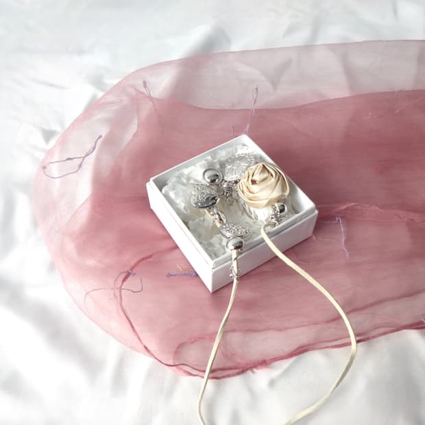 Rose charm fairy choker