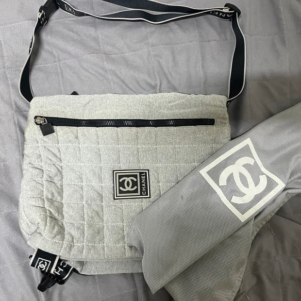 샤넬 퀄팅클라우드 버클 메신저백(정품)