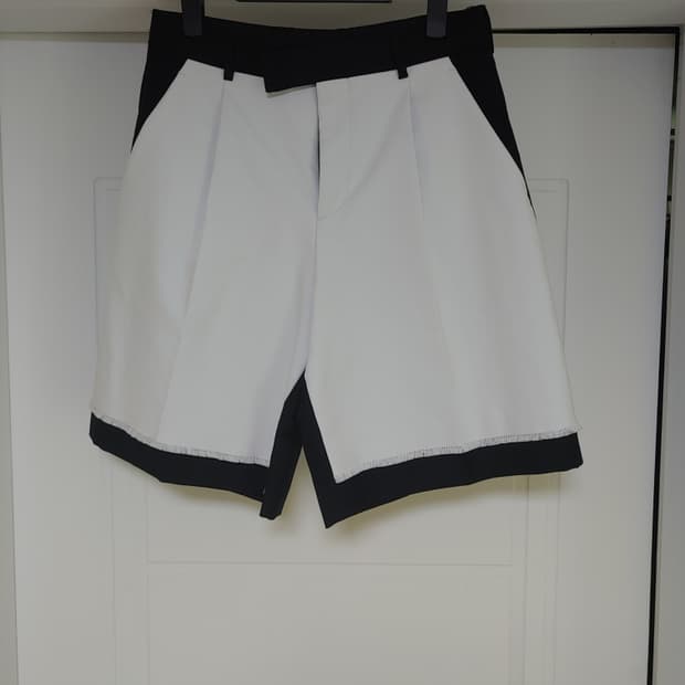 디올옴므 21ss 투톤 버뮤다 쇼츠 팝니다