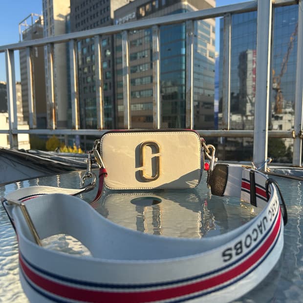 마크제이콥스 스냅샷 카메라백