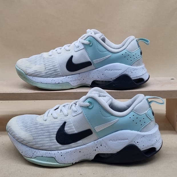 나이키 줌벨라 6 여성운동화 230