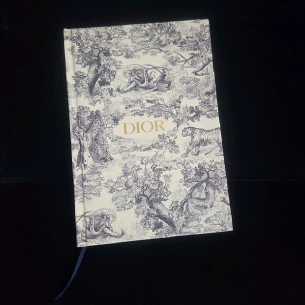 정품 디올 노트 다이어리