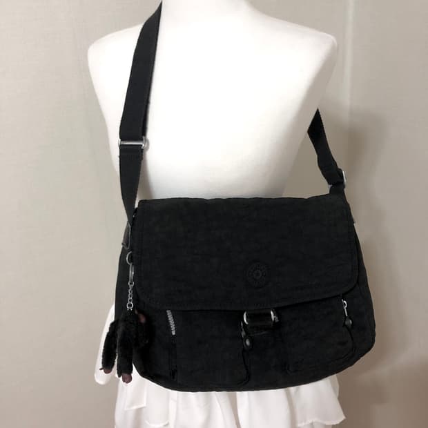 키플링 블랙 메신저백 