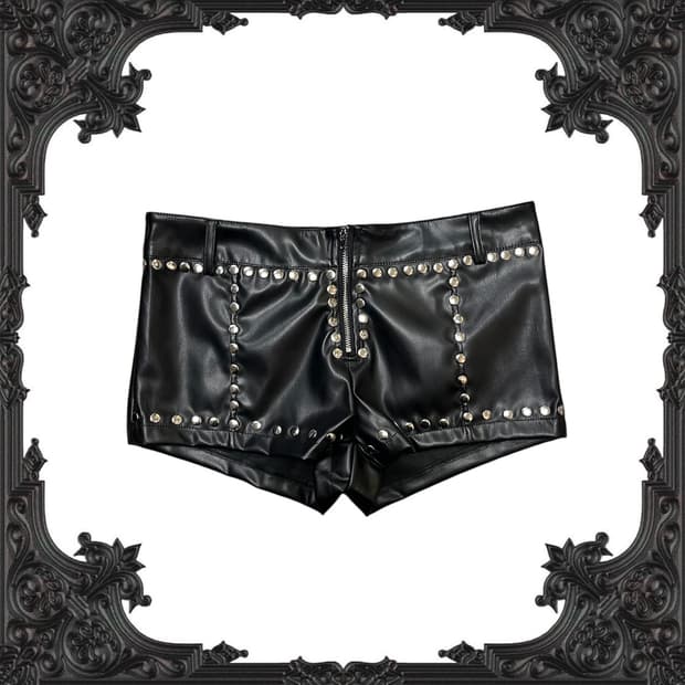 스터드 레더 숏팬츠