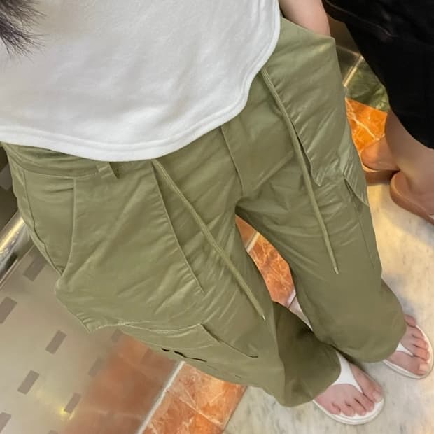 카키 카고 팬츠